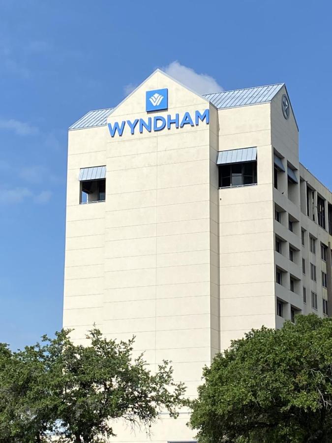 Wyndham Near Nrg Park/medical Center Hotel 4*